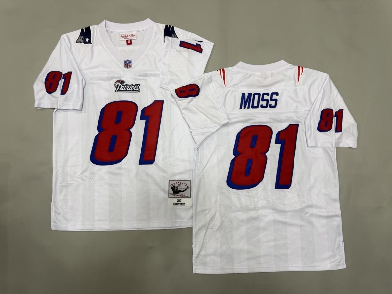 Men 2025 New England Patriots 81 Moss white Throwback Limited NFL Jersey style 001
